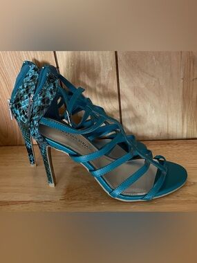 Christian Siriano Teal Strappy Snake Skin High Heel Sandals Womens Size 7
